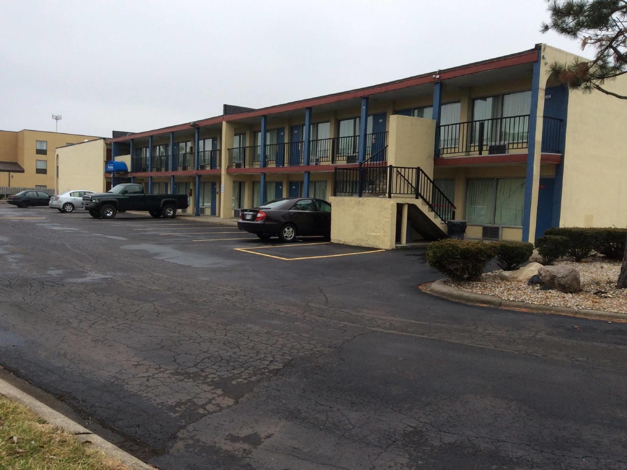 Budget Inn Columbus East Экстерьер фото