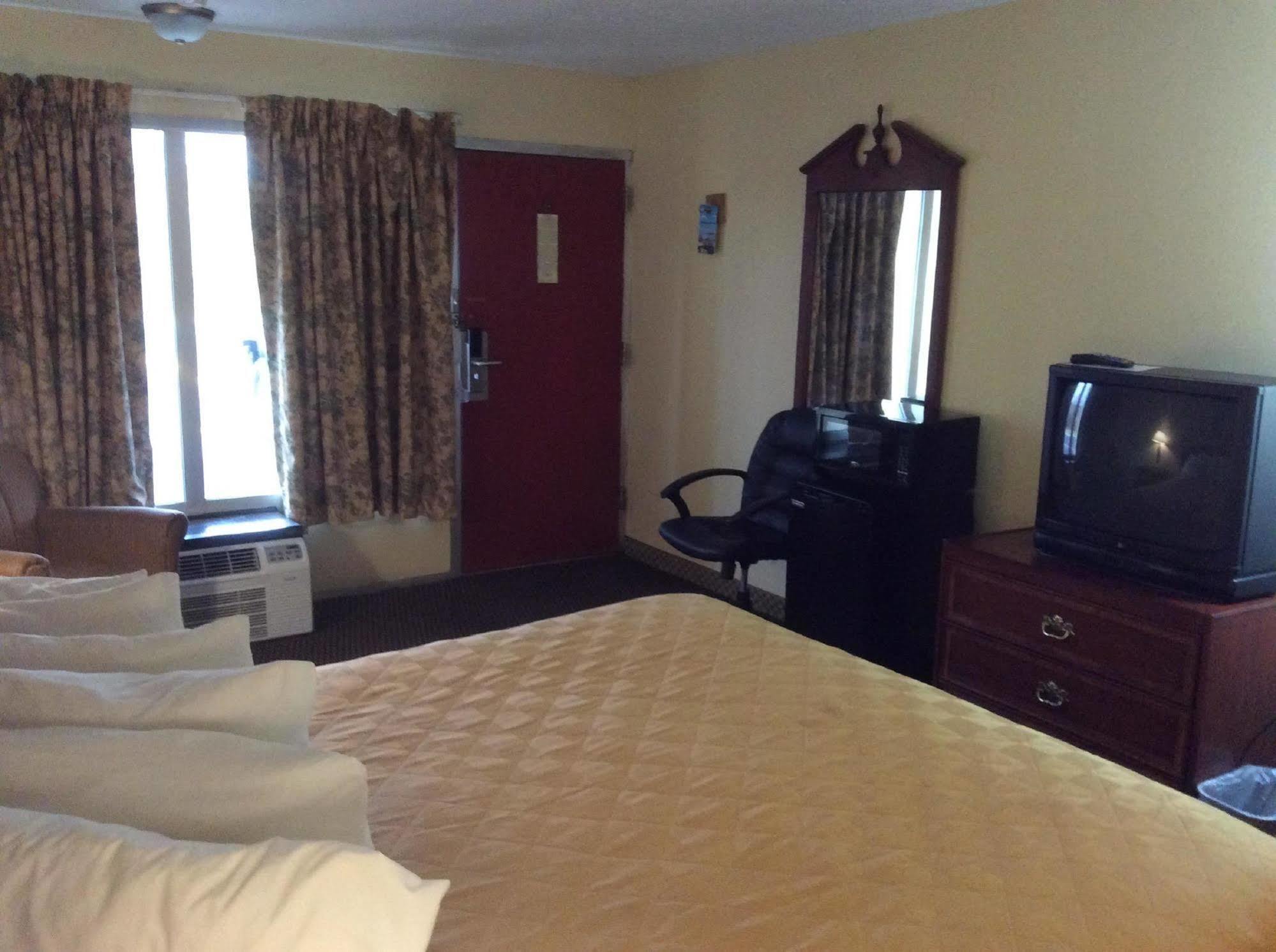 Budget Inn Columbus East Экстерьер фото