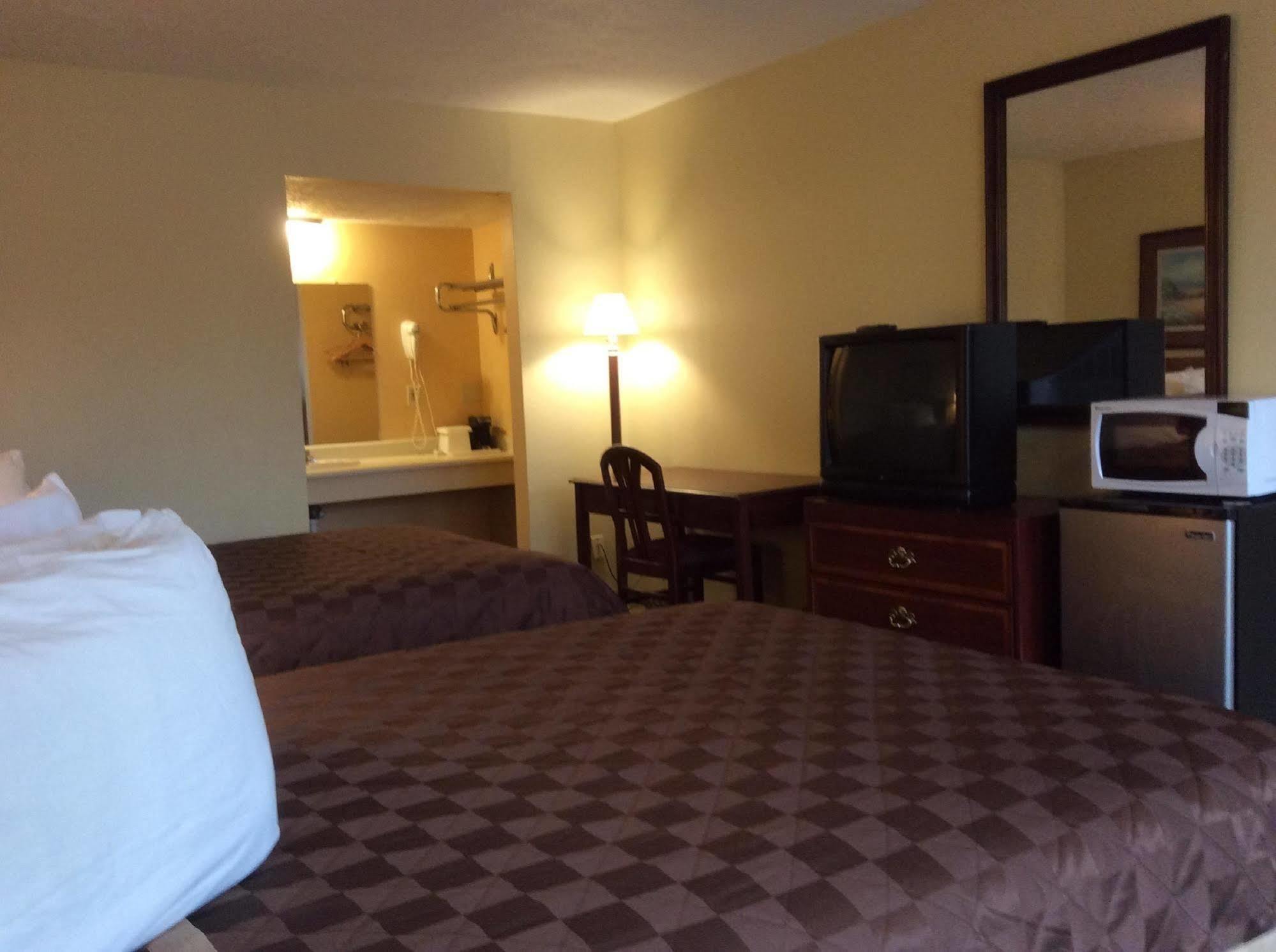 Budget Inn Columbus East Экстерьер фото