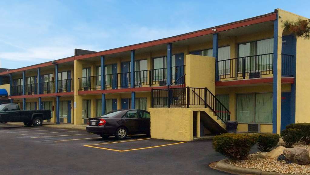 Budget Inn Columbus East Экстерьер фото